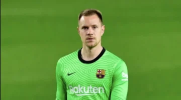 نهاية الرحلة.. برشلونة يقترب من حسم قرار رحيل الحارس تير شتيجن 2026